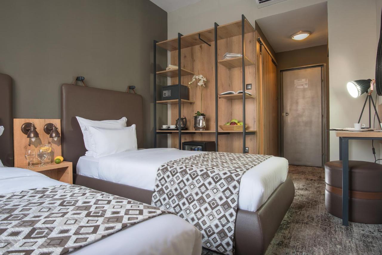 The Boutique Square - Free Compliments - Free Wi-fi - Location - Nearby Paid Parking Hotel