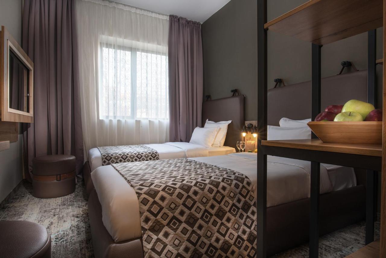 Hotel The Boutique Square - Free Compliments - Free Wi-fi - Location - Nearby Paid Parking Płowdiw